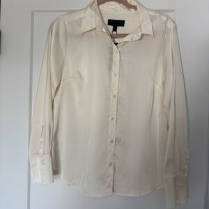 NWT Women’s Banana Republic Cream Button-Up Shirt